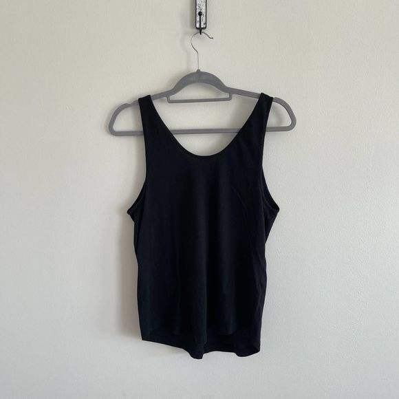 Medium VS PINK Chicago tank - Picture 2 of 2